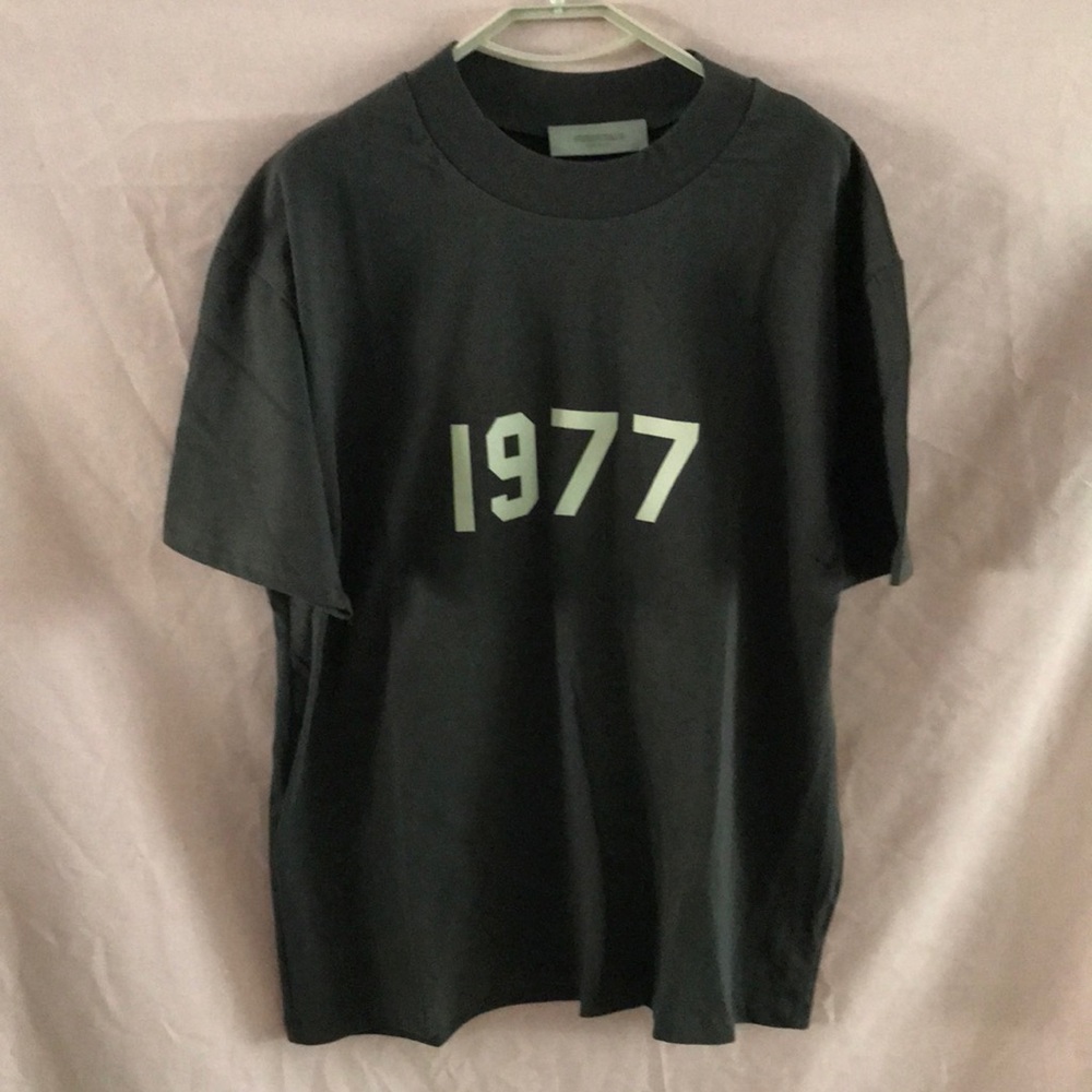 Men’s 🛹 Fear Of God 🪁 Essentials T-Shirt